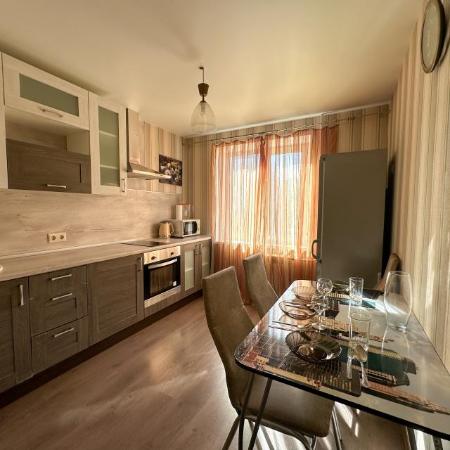 EasyRent on 54 Topolinaya Street