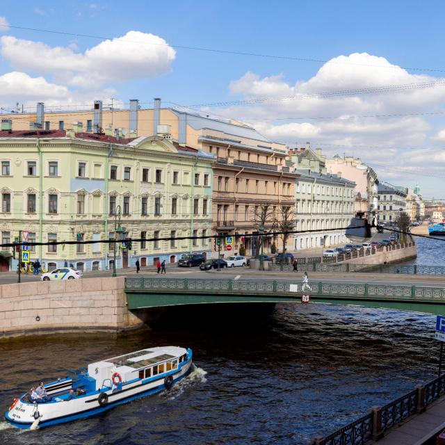 Соло на набережной Мойки