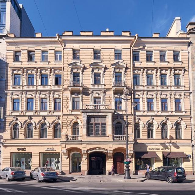 Greenfeel on Nevsky Prospekt