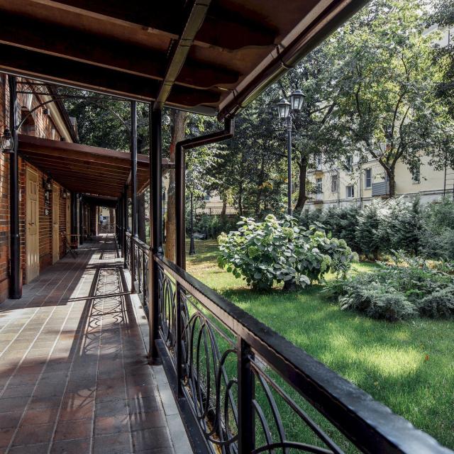 11 Hotel & Garden (11 отель и сад)