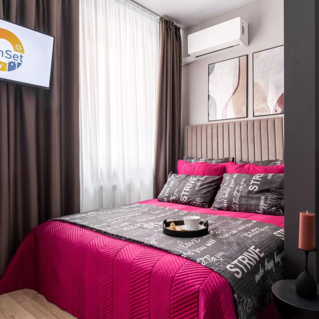 SunSet Red Velvet 3-bed studio