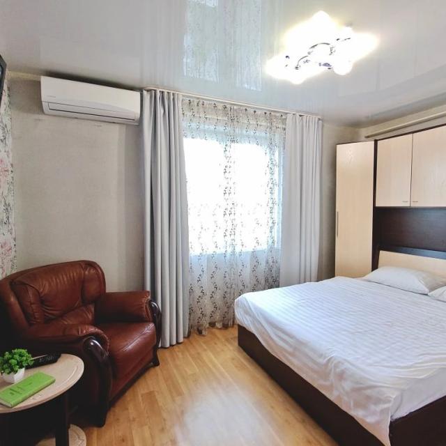 Sverdlova St. 12 / one-bedroom 50sq.m. / up to 4 people