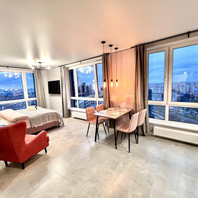 Apartment on the 33rd floor with panoramic windows