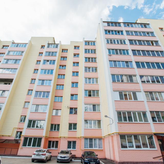 Apartments on Pukhova street 31