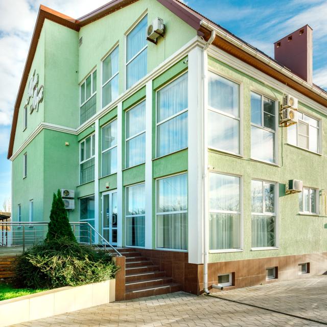 Три моря