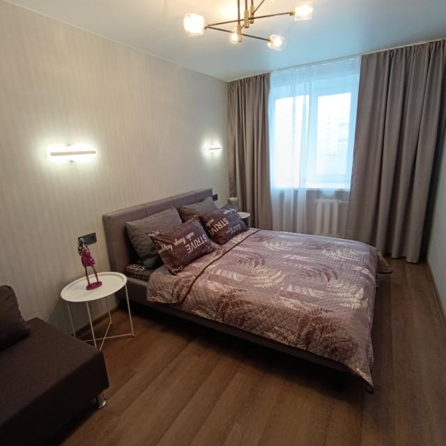Two-room apartment on Gazovikov 6