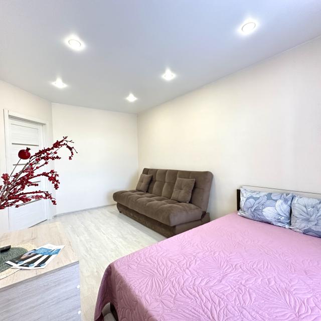 Compass (Компасс) в 15-м микрорайоне 42