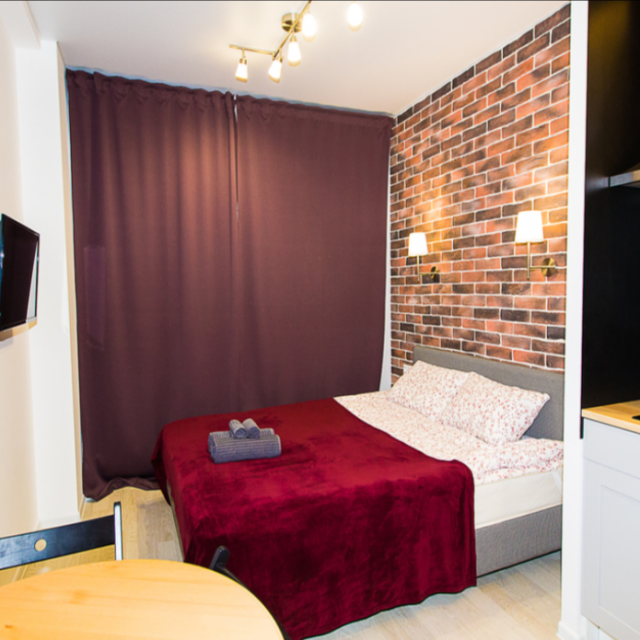 Three-bedroom apartment on Khromova St. 3