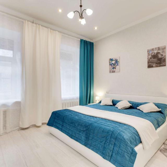 Apartments on the Moika river embankment 28