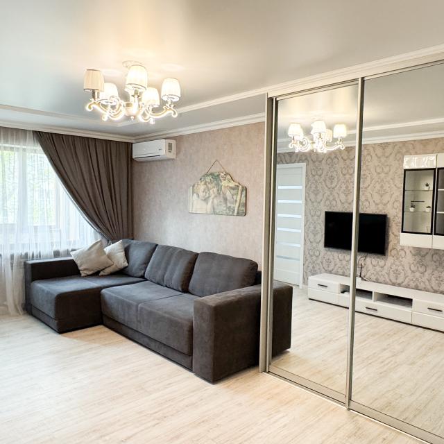 Apartments on Bakhchivandzhi street 18