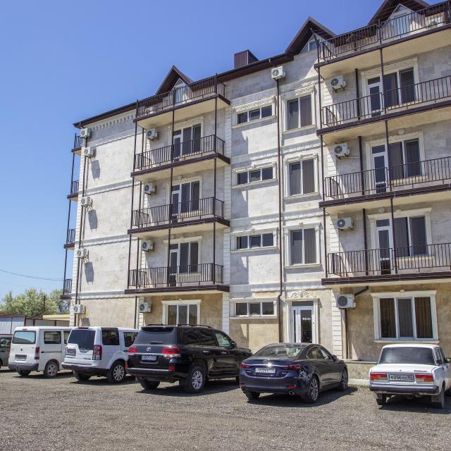 Luxury House (Лакшери Хаус)