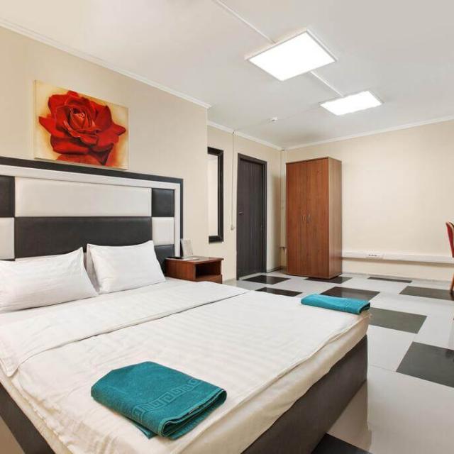 Crocuss Hotel (Крокусс)
