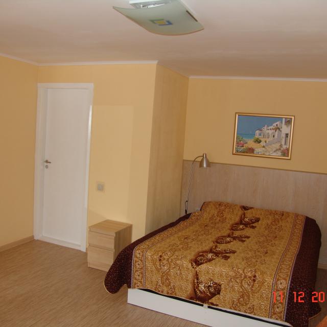 Apartments on Nevyansky lane 1