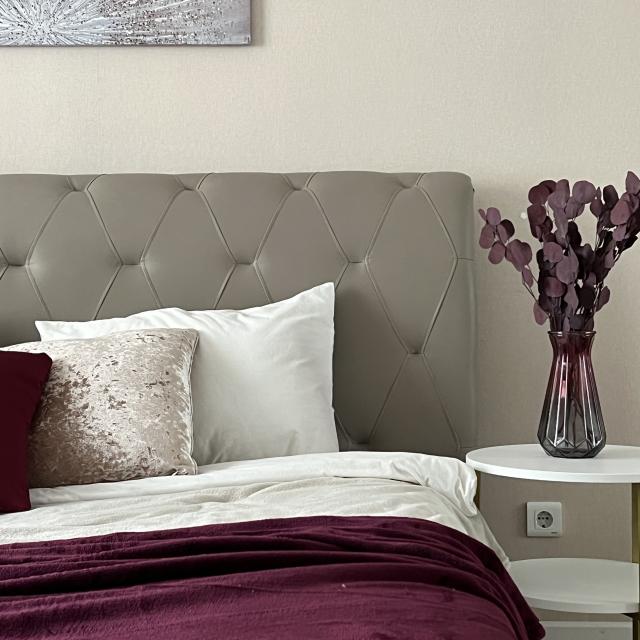 Two-room apartment with a king-size bed in the business class residential complex i-Tower