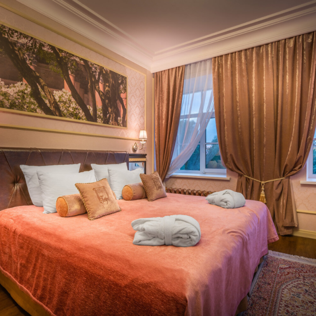 Peter Hotel