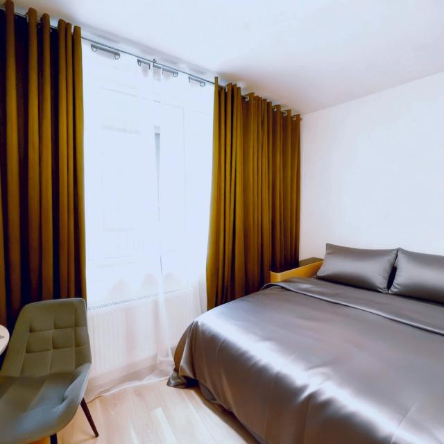 DreamHouse на Крауля 107/2