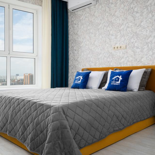 They live on Vostochno-Kruglikovskaya 42/3 street