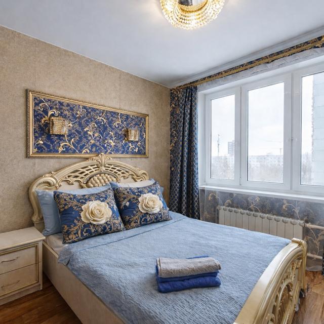 There is an apartment on Sevanskaya street 8
