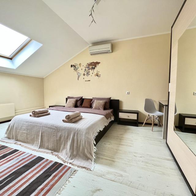 Rental Family Rooms (Рентал Фэмили) на улице 25 Октября