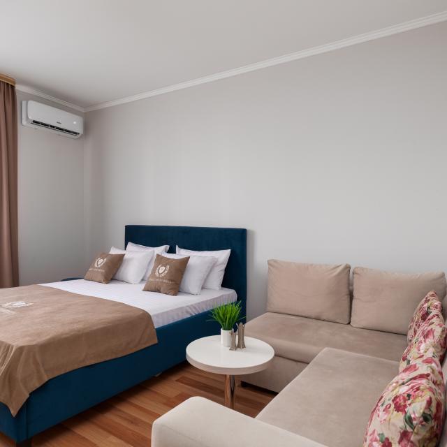 Family Apartments (Фэмили Апартментс) на улице Жлобы 145