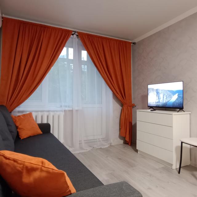Квартира с балконом в мкр. Ромашка
