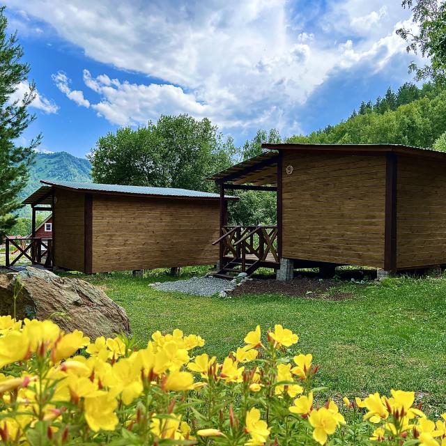 Красный камень