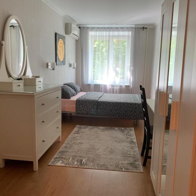 The apartment is available on Poklonnaya
