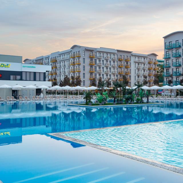 Miracleon Город Mira Family Resort & SPA Anapa 5* (Мираклеон Город Мира Фэмили Резорт энд СПА Анапа)