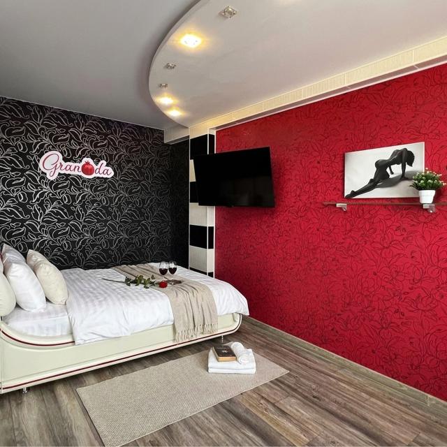 Granada Apartments on A. Z. Smelyansky Street