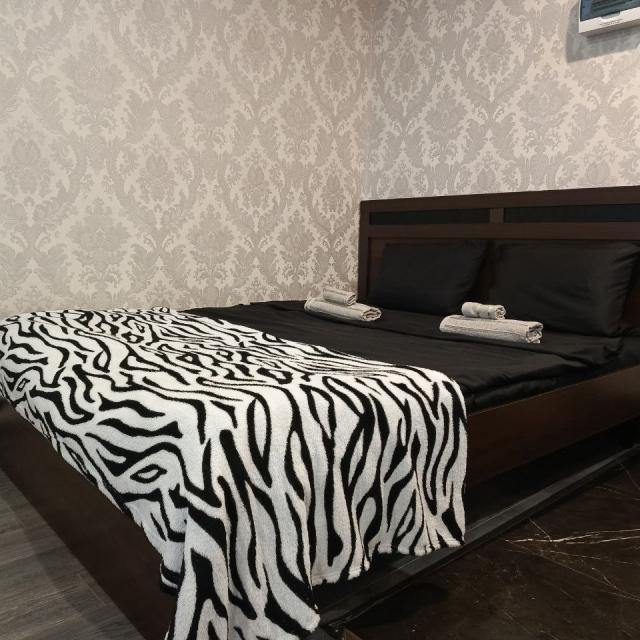 Cozy studio in the area of shopping center "Crystal" and shopping center "Island"