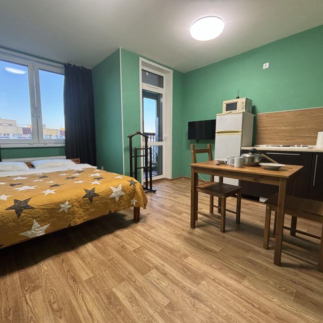 Apartment by the pond 9 min to the airport