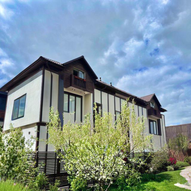 Avia House (Авиа Хаус)