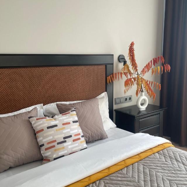 Four Seasons Apartments (Four Seasons)