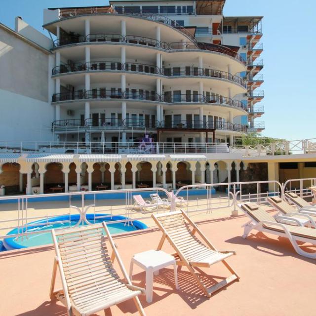 Yacht Club Yalta (Яхт-клуб Ялта)