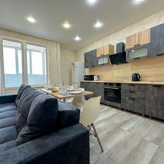 EasyRent on Optimist Boulevard 9